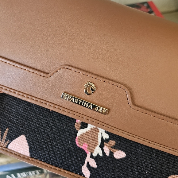 $124 Spartina 449 Verdier Essentials Crossbody - Picture 4 of 14